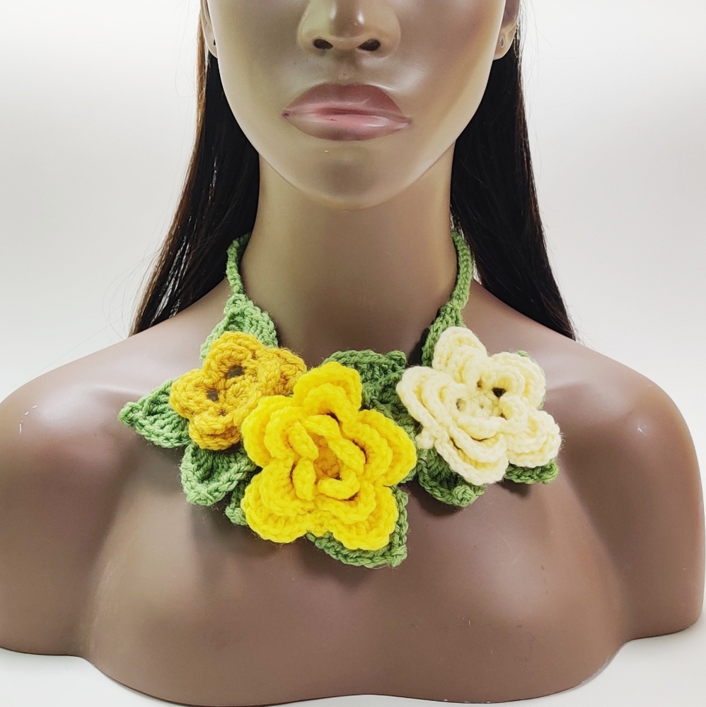 🌻Yellow Spring Flowered Necklace🌻